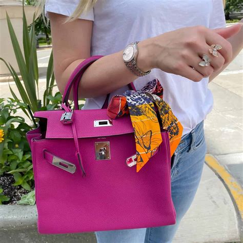 easy ways to open and close a hermes kelly bag|where to put lock on kelly.